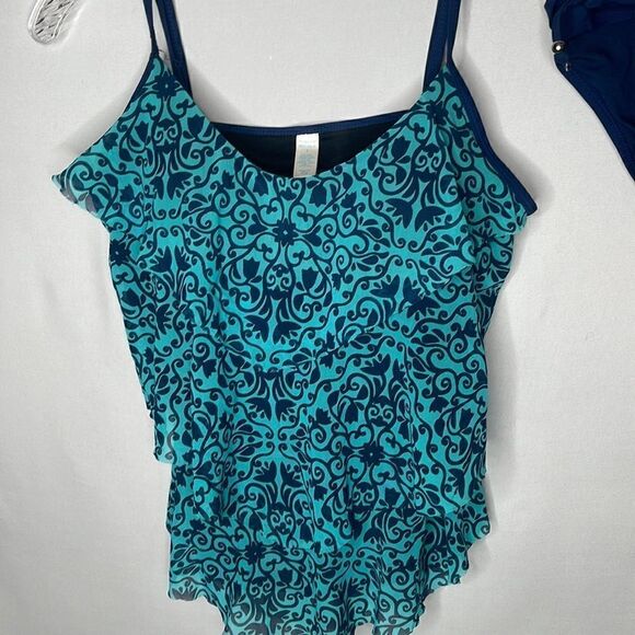 Tropical Escapes Navy/Green Tankini Bathing Suit. Light padding in bra. Size 8. - Picture 2 of 10